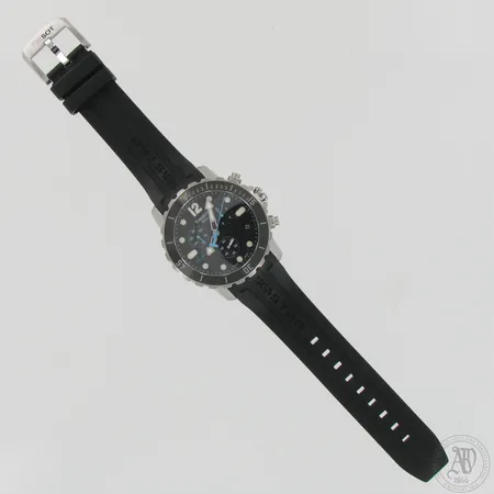 Teräsrannekello Tissot Seastar kumirannekkeella, pituus 170-230mm, chronograph, quartz, laatikko ja ohjekirja. Kello pysähtynyt ja patteri loppunut. 
