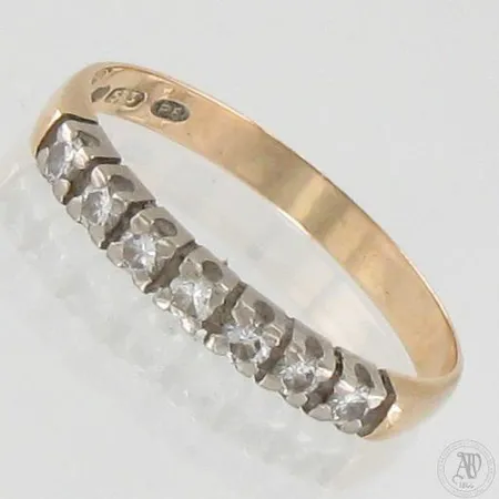 Timanttisormus 7xn.0.03ct, koko 17½, 585, paino 1,6g