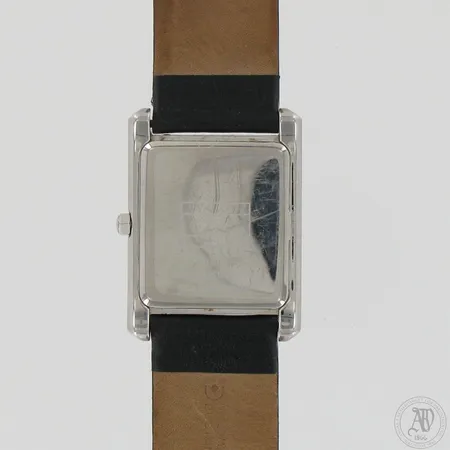 Miesten teräsrannekello Tommy Hilfiger nahkarannekkeella, quartz, pituus ja Ø 210mm ja 35mm. Suositellaan huoltoa. 