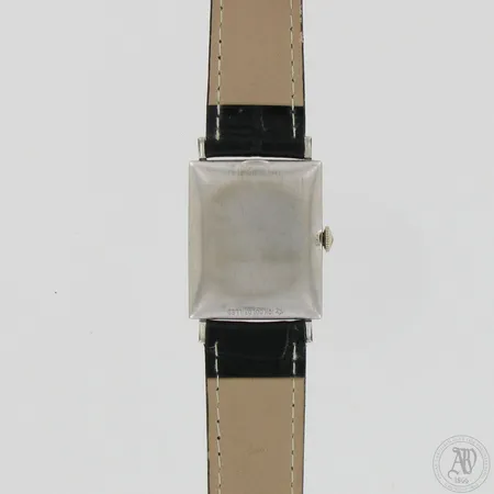 Teräsrannekello Longines nahkarannekkeella, pituus 1960 - 210mm, taulun koko 30X20mm, manuaali vetoinen.
