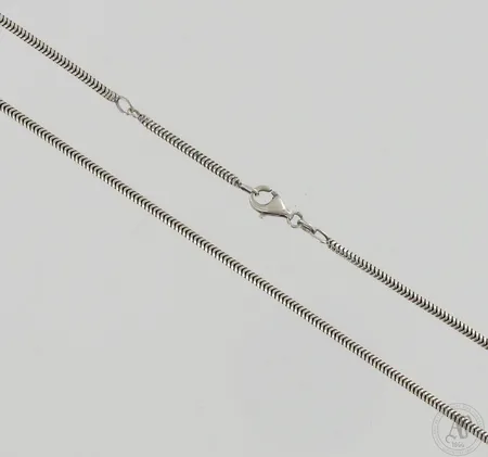 Käärmekaulaketju, pituus 41-44cm, paino 5,9g