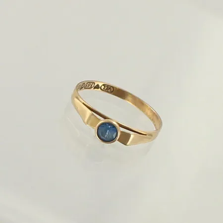 Kivisormus, koko 15¾, 585br, paino 0,8g 