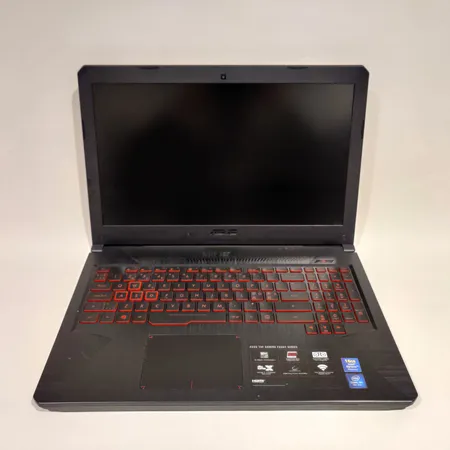 Kannettava tietokone, ASUS TUF GAMING FX504GD DM700T, 15,6", Intel i5 8300H, 8Gt RAM, 1Tt HDD ja 16Gt Optane SSD, laturi ja takuutodistus, käytön jälkiä Lähetetään postipakettina.
