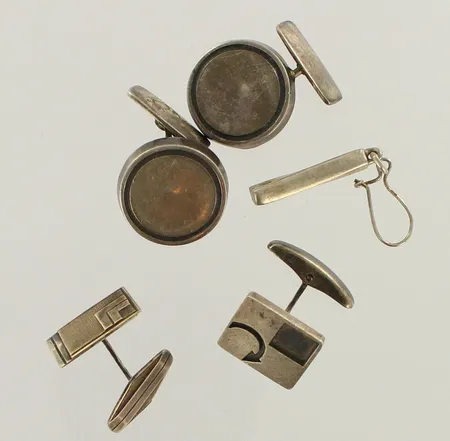Viallisia koruja, 830-925, paino 22,0g 