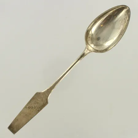 Lusikka, kaiverrettu, pituus 185mm, 813, paino 31,9g 