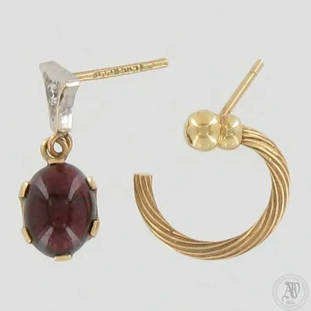 Viallisia korvakoruja kivellä ja timantilla 1xn.0.03ct, 585br, paino 3,0g