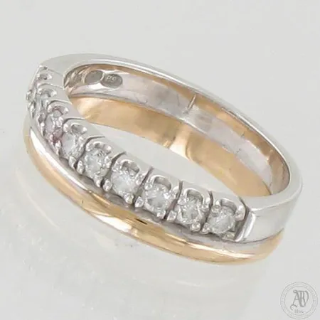 Timanttisormus 9xn.0.03ct, koko 16, 585 valko- ja keltakulta, paino 4,4g