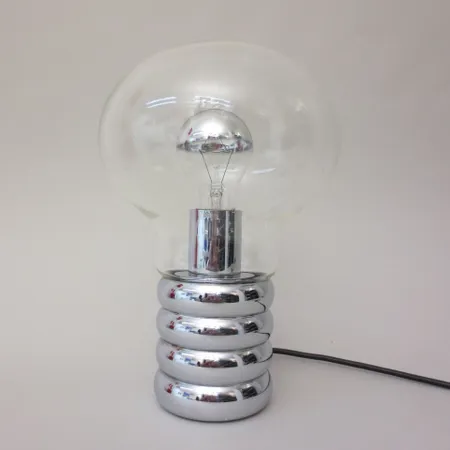 Bulb pöytälamppu, Ingo Maurer, korkeus ja Ø 29cm ja 20cm, maadoittamaton sähköpistoke.