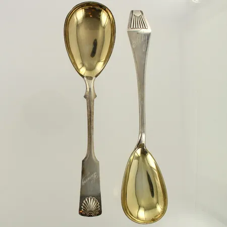 Kaksi ruokalusikkaa, kaiverettu, pituus 160mm, 813, paino 64,9g