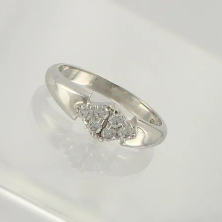 Timanttisormus 6x.0.05ct , tillander, koko 18½, 750vk, paino 5,7g