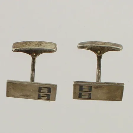 Kalvosinnapit, kaiverrettu, leveys 18mm, korkeus 10mm, 813br, paino 10,4g