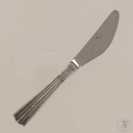 Voiveitsi Margit, kaiverrettu, pituus 141mm, vuodelta 1958, 916br, paino 35,5g