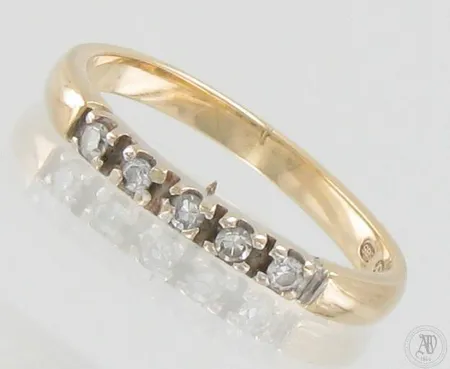 Timanttisormus 5xn.0.02ct 8/8-hiontaisia, yksi viallinen timantti, koko 17, 585, paino 2,0g