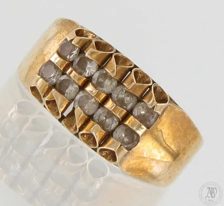 Kivisormus, koko 18, 585br, paino 2,3g