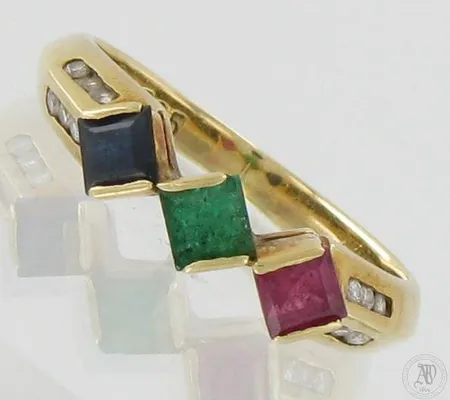 Kivisormus timanteilla 12xn.0.005ct, keskikivi viallinen, koko 17½, 585br, paino 2,9g
