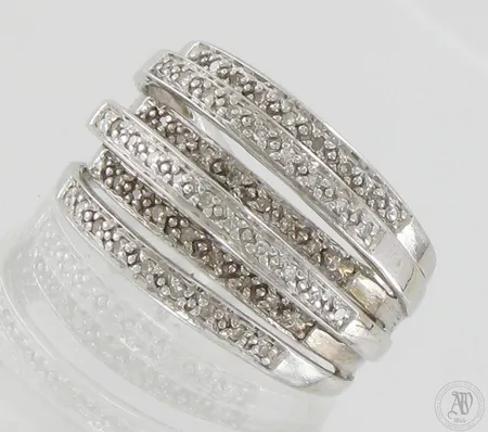 Timanttisormus 50xn.0.005ct, koko 18, 585 valkokulta, paino 7,3g