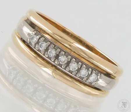 Timanttisormus 7xn.0.02ct, koko 17¼, 585 kelta- ja valkokulta, paino 5,3g