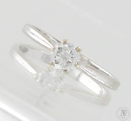Timanttisormus 1xn.0.50ct, koko 17, 750 valkokulta, paino 2,3g