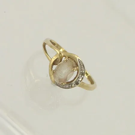 Kivisormus timanteilla 2xn.0.005ct, kullattu korumetalli, paino 1,4g