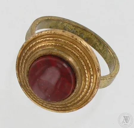 Kivisormus, Kalevala Koru, koko 18½, pronssi