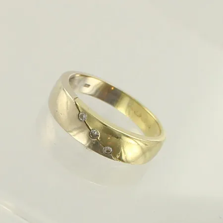 Timanttisormus 3xn.0.01ct, koko 17½, 585 kelta- ja valkokulta, paino 4,3g 