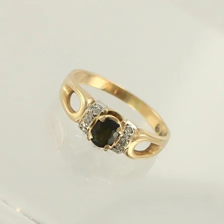 Kivisormus timanteilla 6xn.0.005ct, koko 18¼, 585br, paino 3,2g 