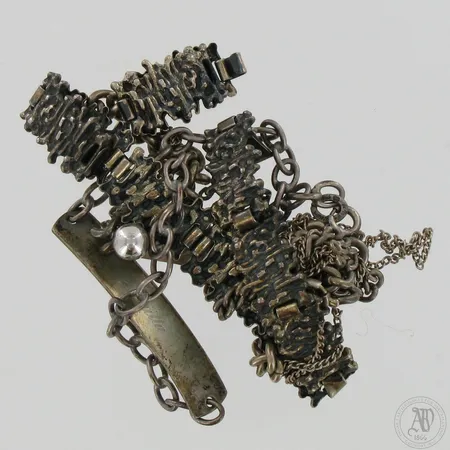 Viallisia koruja, 813-925, paino 42,4g 