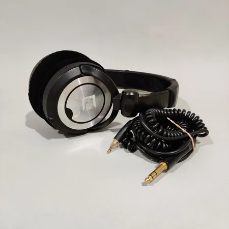 Kuulokkeet, Ultrasone DJ PRO 900, käytön jälkiä Lähetetään postipakettina.