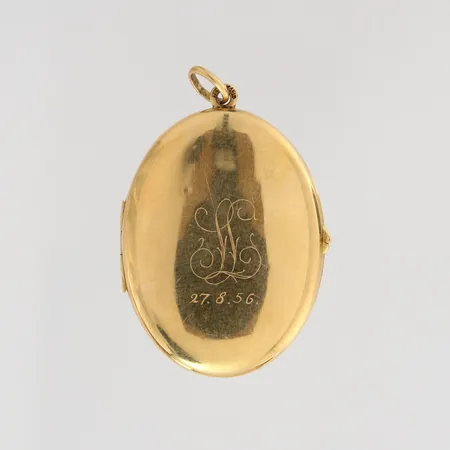 Medaljonki, kaiverrettu, korkeus 45mm, 750br, paino 7,4g