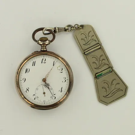 Hopeataskukello, välikuori hopeaa, 15 kivinen, sarjanumero 374867, ½ chronometre, taulussa kulumaa, kellonperä uusihopeaa, 800br, paino 101,3g
