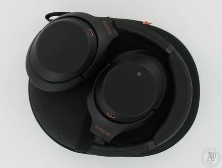 Sony WH-1000XM3 -Bluetooth-vastamelukuulokkeet, mustat, laatikko, kuitti 03.01.2020, uudenveroiset