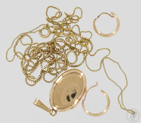 Viallisia koruja, 585, paino 5,5g