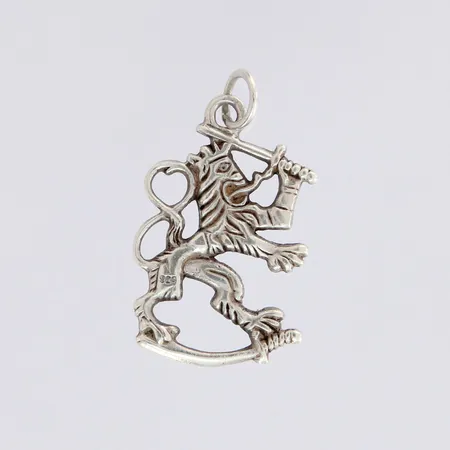 Leijona-riipus, korkeus 33mm, 925, paino 4,4g
