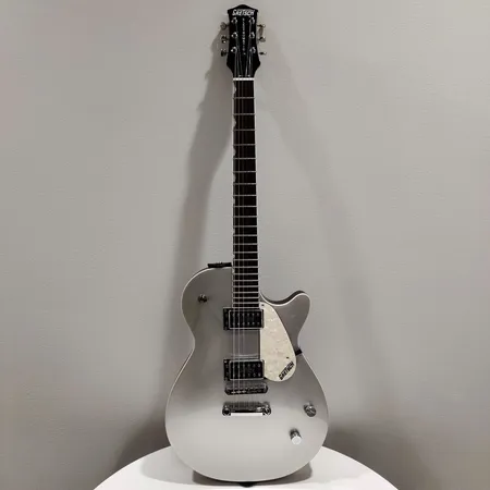 Sähkökitara, Gretsch Eletromatic,  G5425 Jet Club Silver, serial CYG18030729, made in china, pehmeä kantolaukku Ota yhteys panttilainaamoon kuljetusmaksusta sopimiseksi.