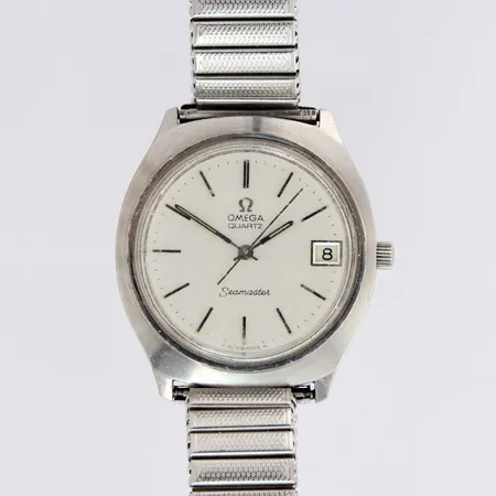 Teräsrannekello, Omega Seamaster, quartz, ref. ST 196.0072, taulun Ø 37mm, lasi naarmuuntunut, rungossa kolhuja, lume pudonnut kahdesta osoittimesta,  Lähetetään postipakettina.