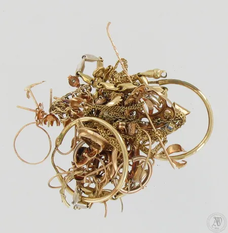 Viallisia koruja, 585 paino 30,3g