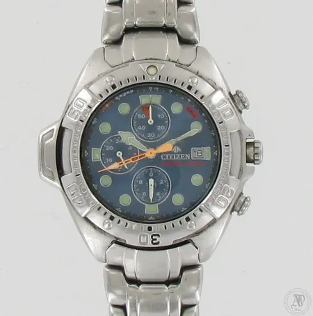 Teräsrannekello Citizen Aqualand Promaster Diver´s 200M, quartz, paristo loppunut, käytön jälkiä, naarmuja lasissa, ref: 3740-H15068 Y-GN-4-S, taulun Ø 42mm, rannekkeen pituus 185mm