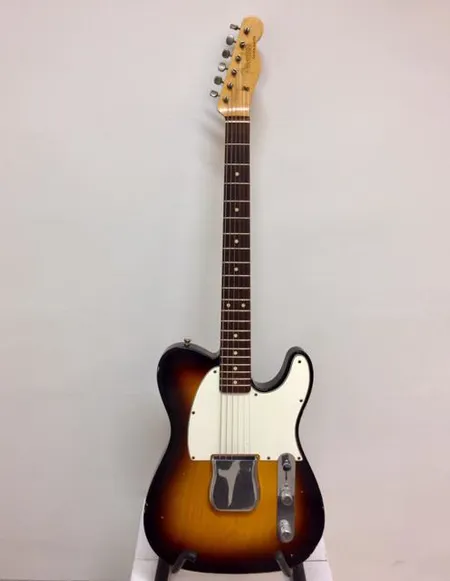 Sähkökitara Fender LTD Esquire Relic, Fender Custom Shop 10.11.2005, sarjanumero CZ52473, todistus, kova laukku. 