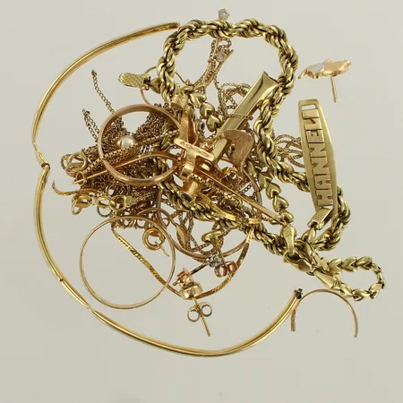 Kultakoruja, osa viallisia, 585br, paino 28,3g 