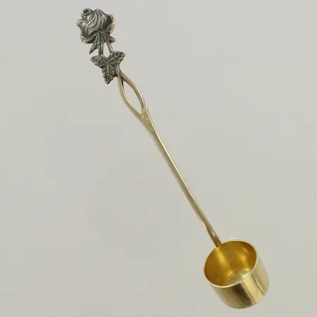 Suolalusikka, kaiverrettu, pituus 113mm, 813h, paino 11,4g 