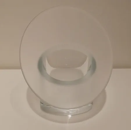 Lasimaljakko Iittala, Marcel, signeerattu Timo Sarpaneva Iittala 1994, korkeus 190mm