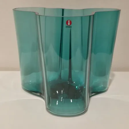 Aalto-maljakko, design Alvar Aalto, laser-kaiverrus, korkeus 160mm, petrooli