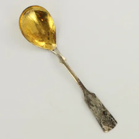Hillolusikka, musla, kaiverrettu, pituus 135mm, 813h, paino 14,2g