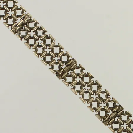 Rannekoru, P. Sarpaneva, pituus 190mm, leveys 6mm, turvalenkki puuttuu, 830, paino 19,5g 