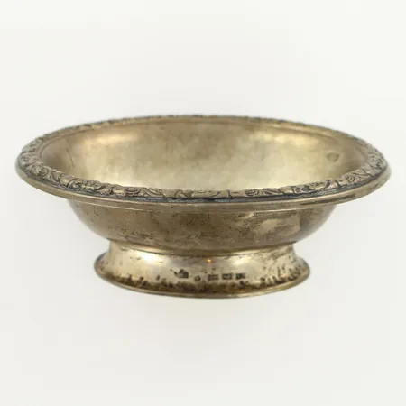 Hopeinen sokerikko, kaiverrettu, leveys 122mm, korkeus 42mm, 813h, paino 75g