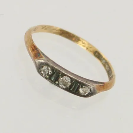 Timanttisormus 1xn.0.05ct 2xn.0.03ct (vanhahiontaisia), kaiverrettu, koko 17, 585, paino 1,6g  Lähetetään postipakettina.