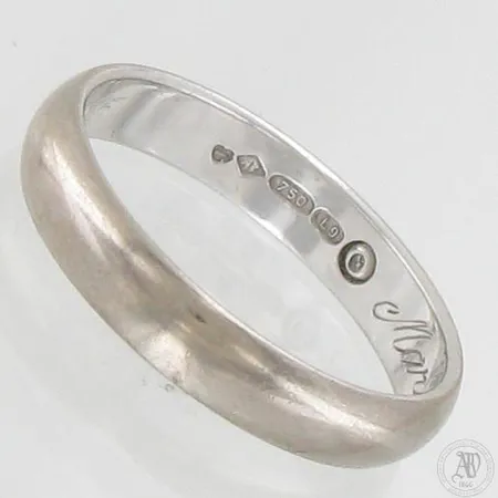 Timanttisormus 1xn.0.005ct, koko 17½, kaiverrettu, 750 valkokulta, paino 3,7g