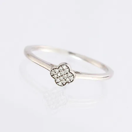 Timanttisormus 16xn.0.005ct, hieman vääntynyt, koko 17¾, 585 valkokulta, paino 1,6g