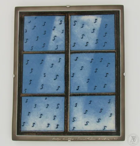 Seinätaulu, keraamiikka, mitat 250x205mm, signeeraus Heljä Liukko-Sundström -95, "Heräävä aamu"