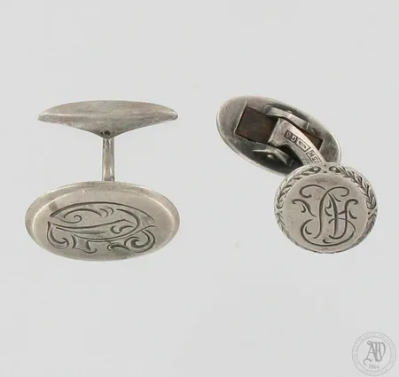 Kalvosinnapit, kaiverretutut, mitat 17x22mm, 813br, paino 11,9g
